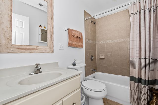 1629 W NORTH SHORE Drive 103, Chicago, IL 60626