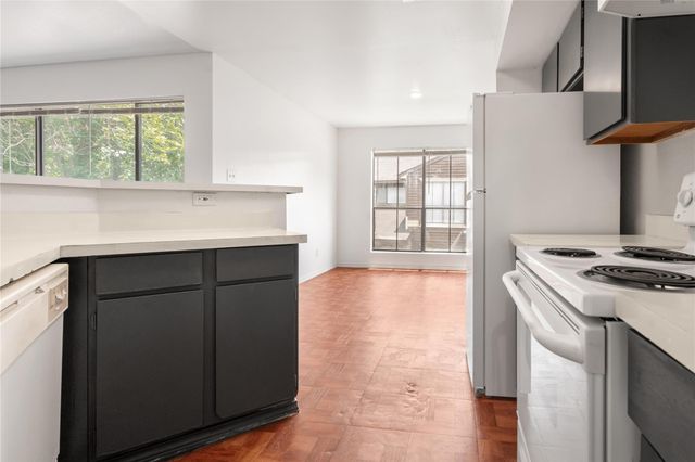 7200 W T C Jester Boulevard 2604, Houston, TX 77088