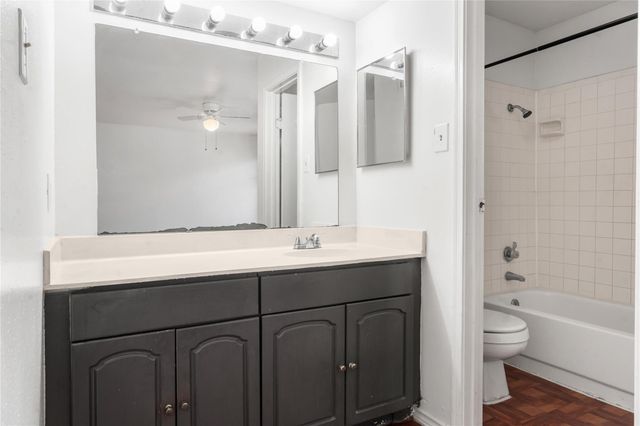 7200 W T C Jester Boulevard 2604, Houston, TX 77088