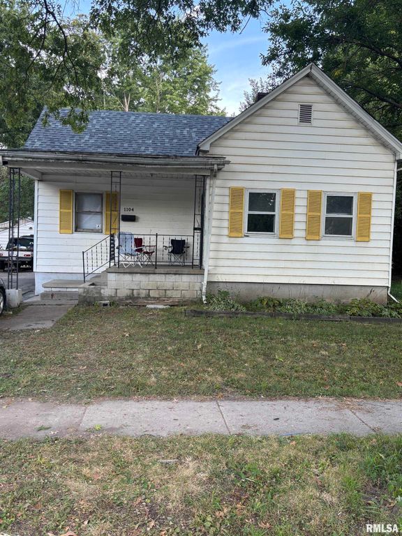 1104 N 13TH Street, Springfield, IL 62702