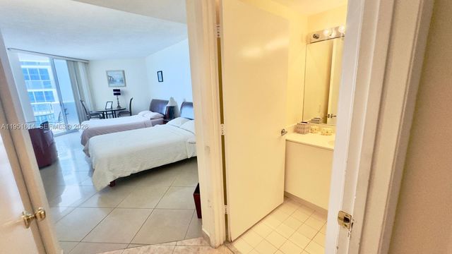 17375 Collins Avenue 1003, Sunny Isles Beach, FL 33160