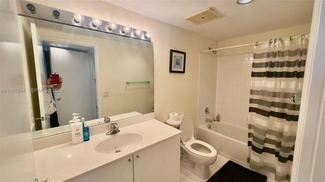 17375 Collins Avenue 1003, Sunny Isles Beach, FL 33160