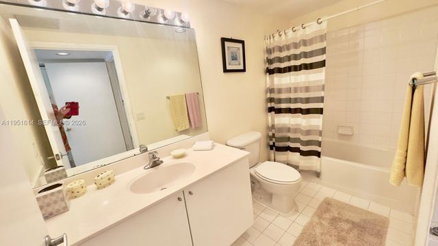 17375 Collins Avenue 1003, Sunny Isles Beach, FL 33160