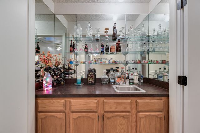 800 Brownfield Drive, Mesquite, TX 75150