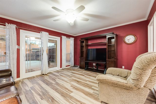 800 Brownfield Drive, Mesquite, TX 75150