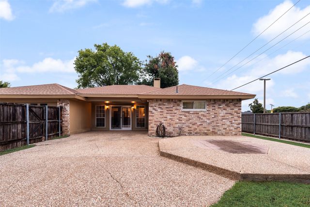 800 Brownfield Drive, Mesquite, TX 75150