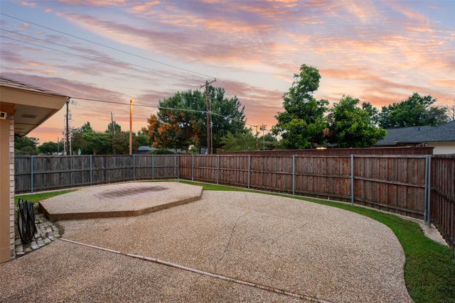 800 Brownfield Drive, Mesquite, TX 75150