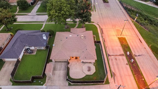 800 Brownfield Drive, Mesquite, TX 75150