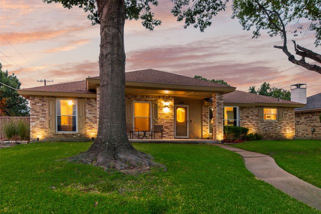 800 Brownfield Drive, Mesquite, TX 75150