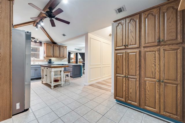 800 Brownfield Drive, Mesquite, TX 75150