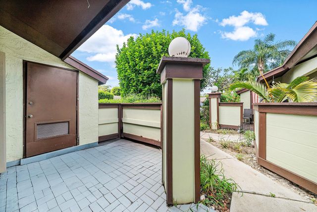 276 Beaver Dam Court, Royal Palm Beach, FL 33411