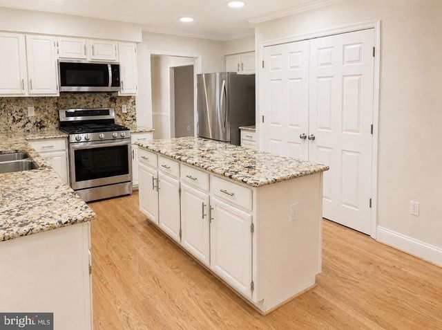 7917 DONEGAL LN, Springfield, VA 22153