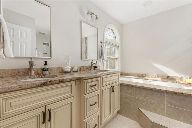 7917 DONEGAL LN, Springfield, VA 22153