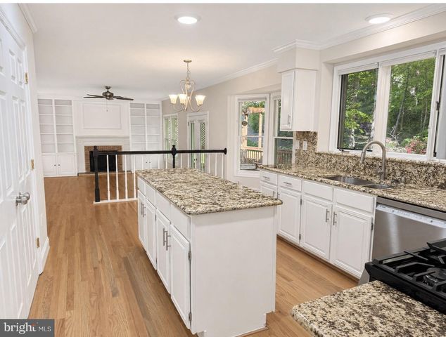 7917 DONEGAL LN, Springfield, VA 22153