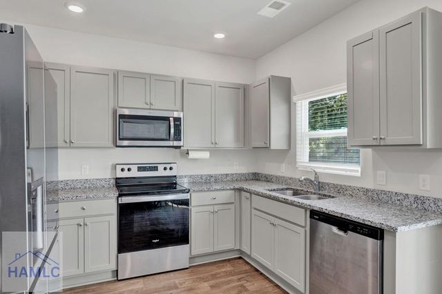 33 Dusty Trail, Hinesville, GA 31313