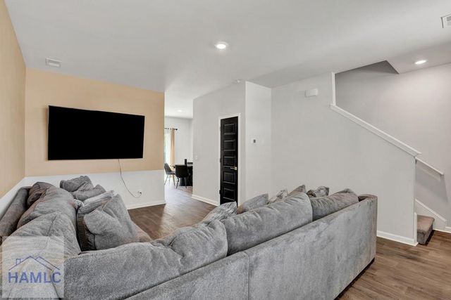 33 Dusty Trail, Hinesville, GA 31313