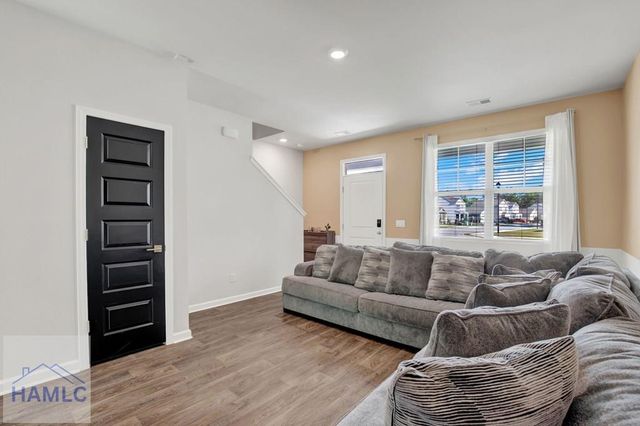 33 Dusty Trail, Hinesville, GA 31313