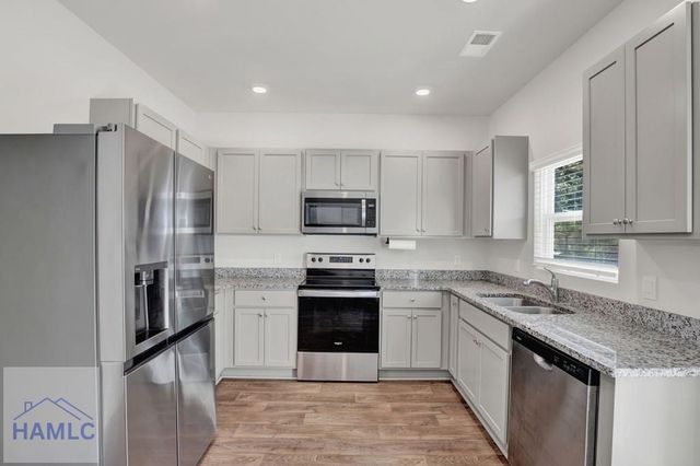 33 Dusty Trail, Hinesville, GA 31313