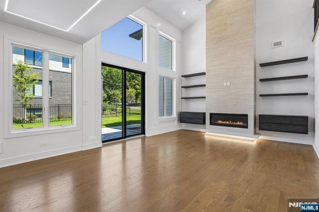 316 Bolz Street, Englewood Cliffs, NJ 07632
