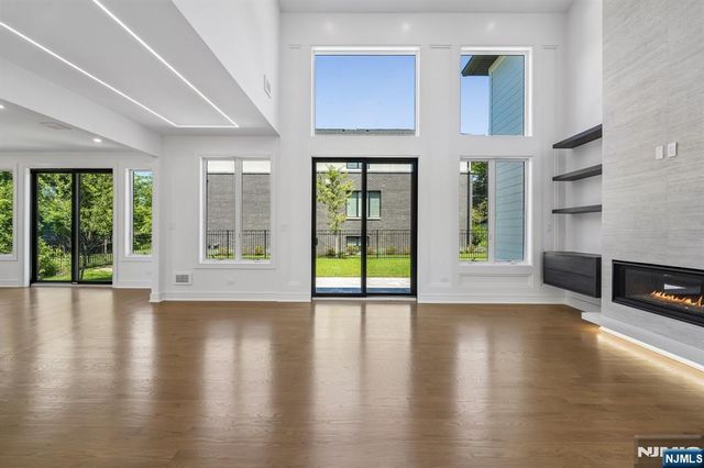 316 Bolz Street, Englewood Cliffs, NJ 07632