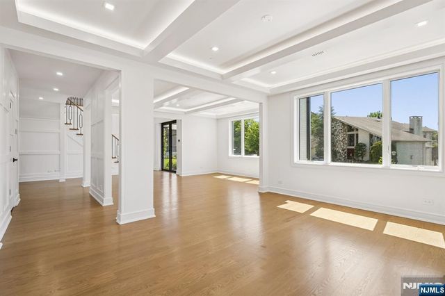 316 Bolz Street, Englewood Cliffs, NJ 07632