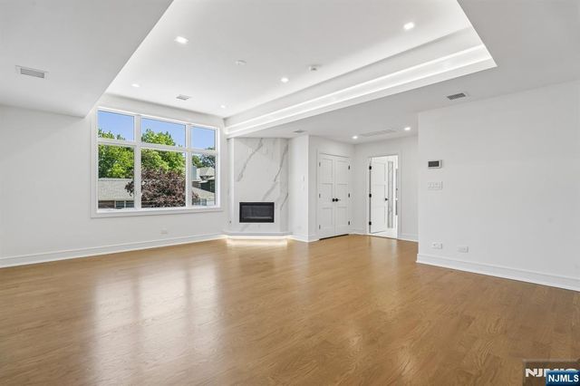316 Bolz Street, Englewood Cliffs, NJ 07632