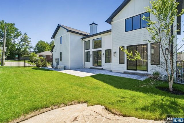 316 Bolz Street, Englewood Cliffs, NJ 07632