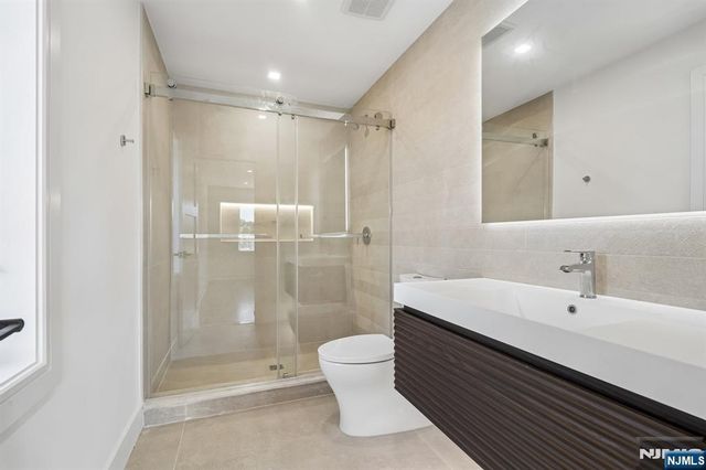 316 Bolz Street, Englewood Cliffs, NJ 07632