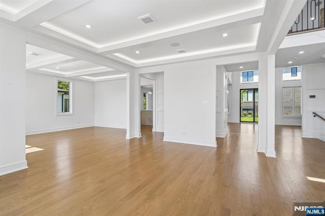 316 Bolz Street, Englewood Cliffs, NJ 07632