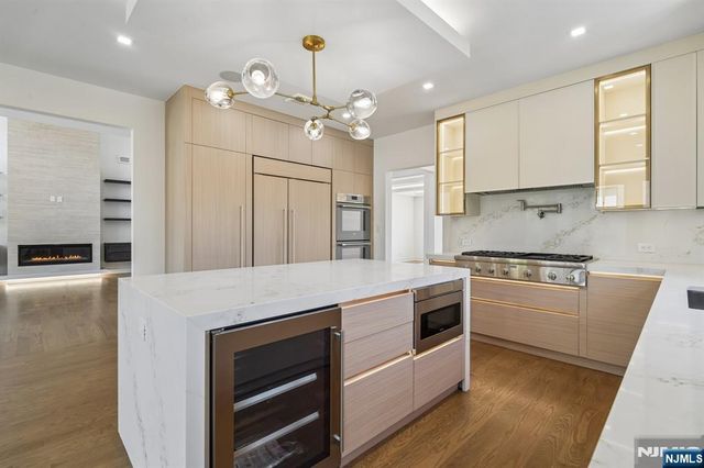 316 Bolz Street, Englewood Cliffs, NJ 07632