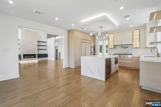 316 Bolz Street, Englewood Cliffs, NJ 07632