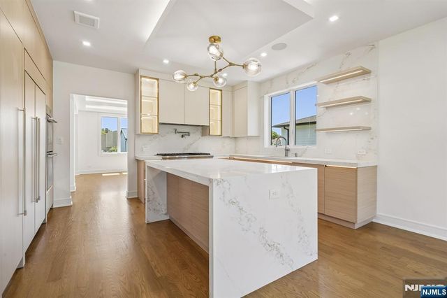 316 Bolz Street, Englewood Cliffs, NJ 07632