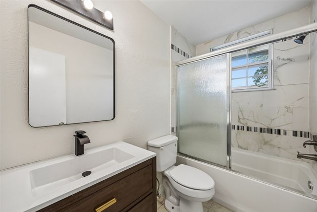 734 Sceptre Circle, Garland, TX 75043