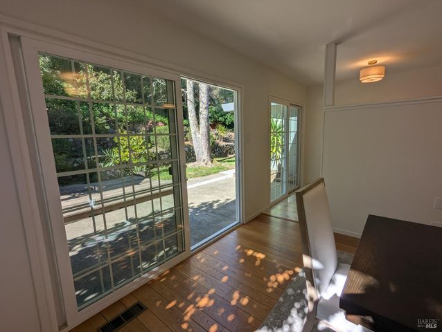 309 Oak Manor Dr, Fairfax, CA 94930