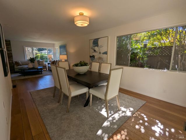 309 Oak Manor Dr, Fairfax, CA 94930