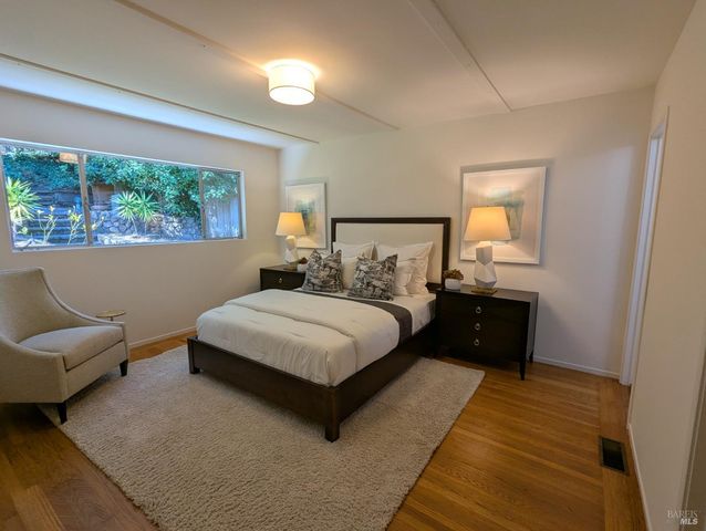 309 Oak Manor Dr, Fairfax, CA 94930