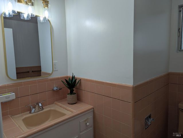 309 Oak Manor Dr, Fairfax, CA 94930