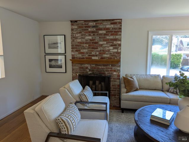 309 Oak Manor Dr, Fairfax, CA 94930