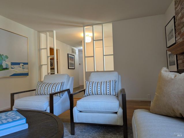 309 Oak Manor Dr, Fairfax, CA 94930