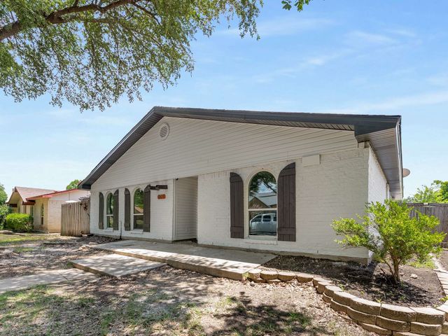 1824 Arundel Drive, Carrollton, TX 75007