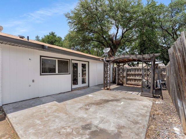 1824 Arundel Drive, Carrollton, TX 75007