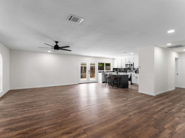 1824 Arundel Drive, Carrollton, TX 75007