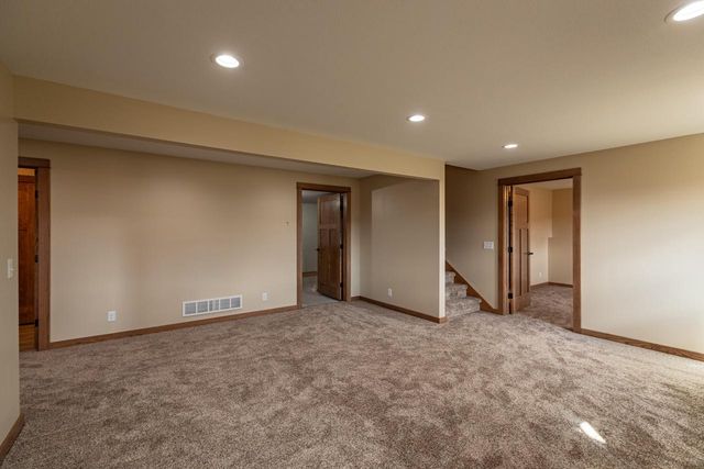 205 Pheasant RUN, Rollingstone, MN 55969