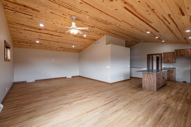 205 Pheasant RUN, Rollingstone, MN 55969