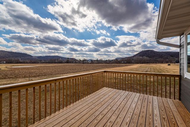 205 Pheasant RUN, Rollingstone, MN 55969