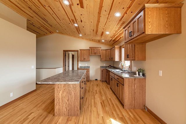 205 Pheasant RUN, Rollingstone, MN 55969