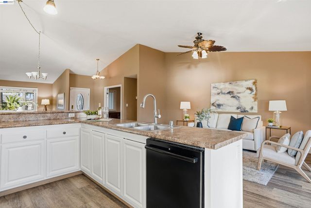 5502 Drakes Ct, Discovery Bay, CA 94505