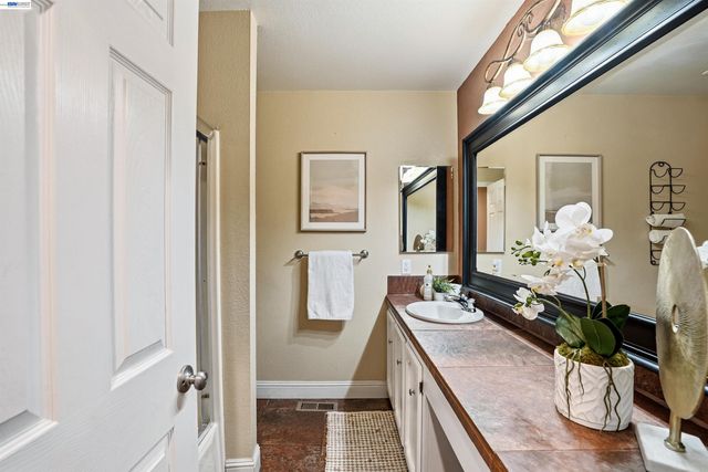 5502 Drakes Ct, Discovery Bay, CA 94505