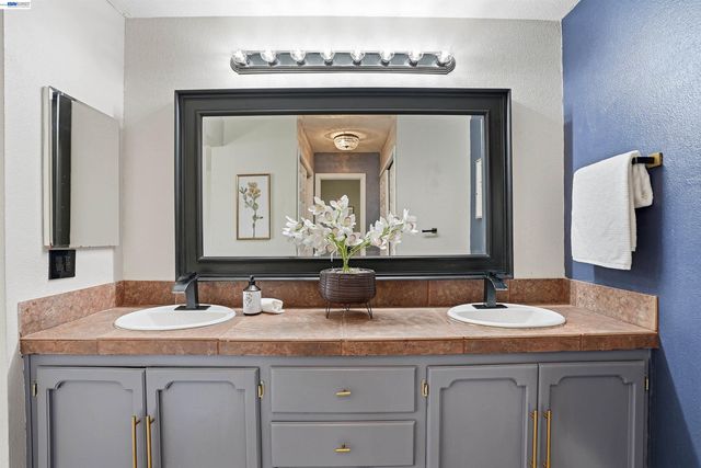 5502 Drakes Ct, Discovery Bay, CA 94505