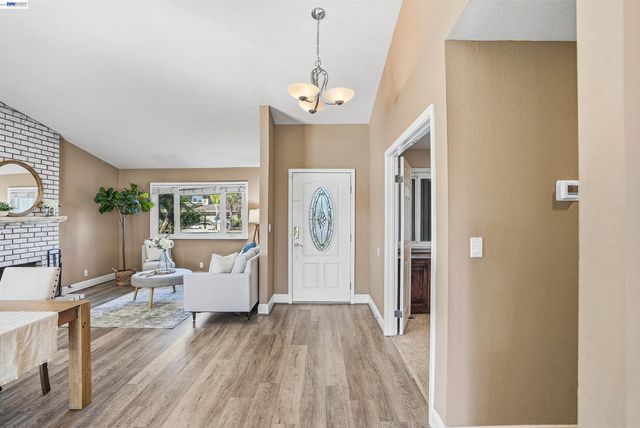 5502 Drakes Ct, Discovery Bay, CA 94505